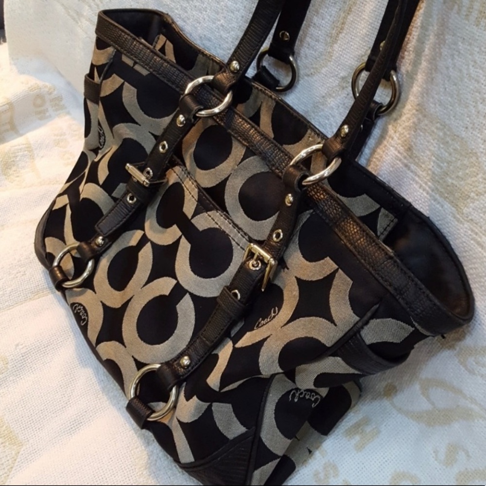 Signature COACH black handbag with Purple Interior